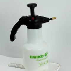 Drucksprühgerät von Emiko! Macht deine Stallreinigung ganz einfach